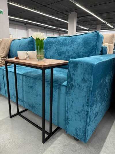 Современная гостиная с диваном